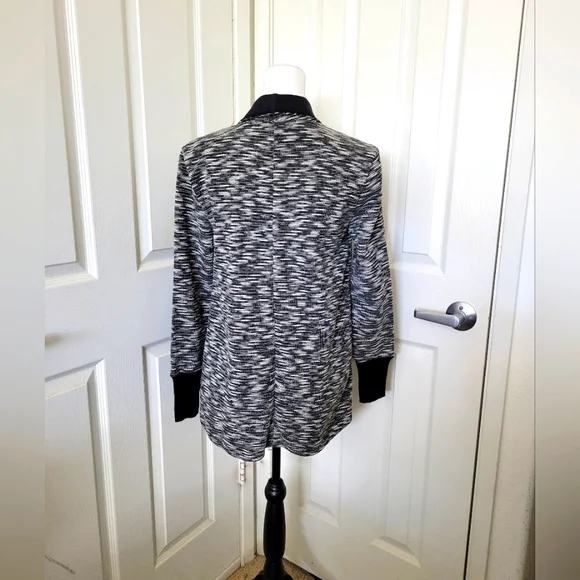 Ellen Tracy | Marled Black/White Open Drape Front Jacket (SIZE M) - Picture 5 of 15